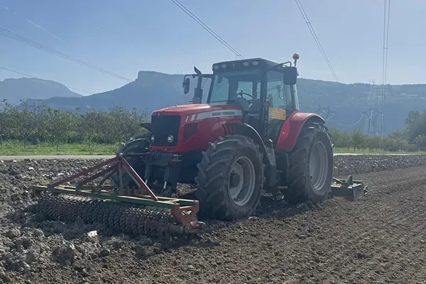 location de tracteurs avec chauffeur à Moirans